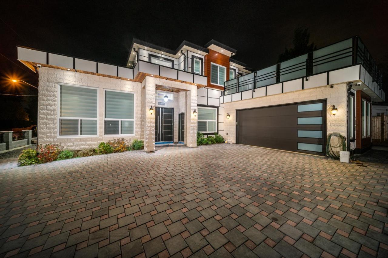 Sun Suite Surrey Exterior photo