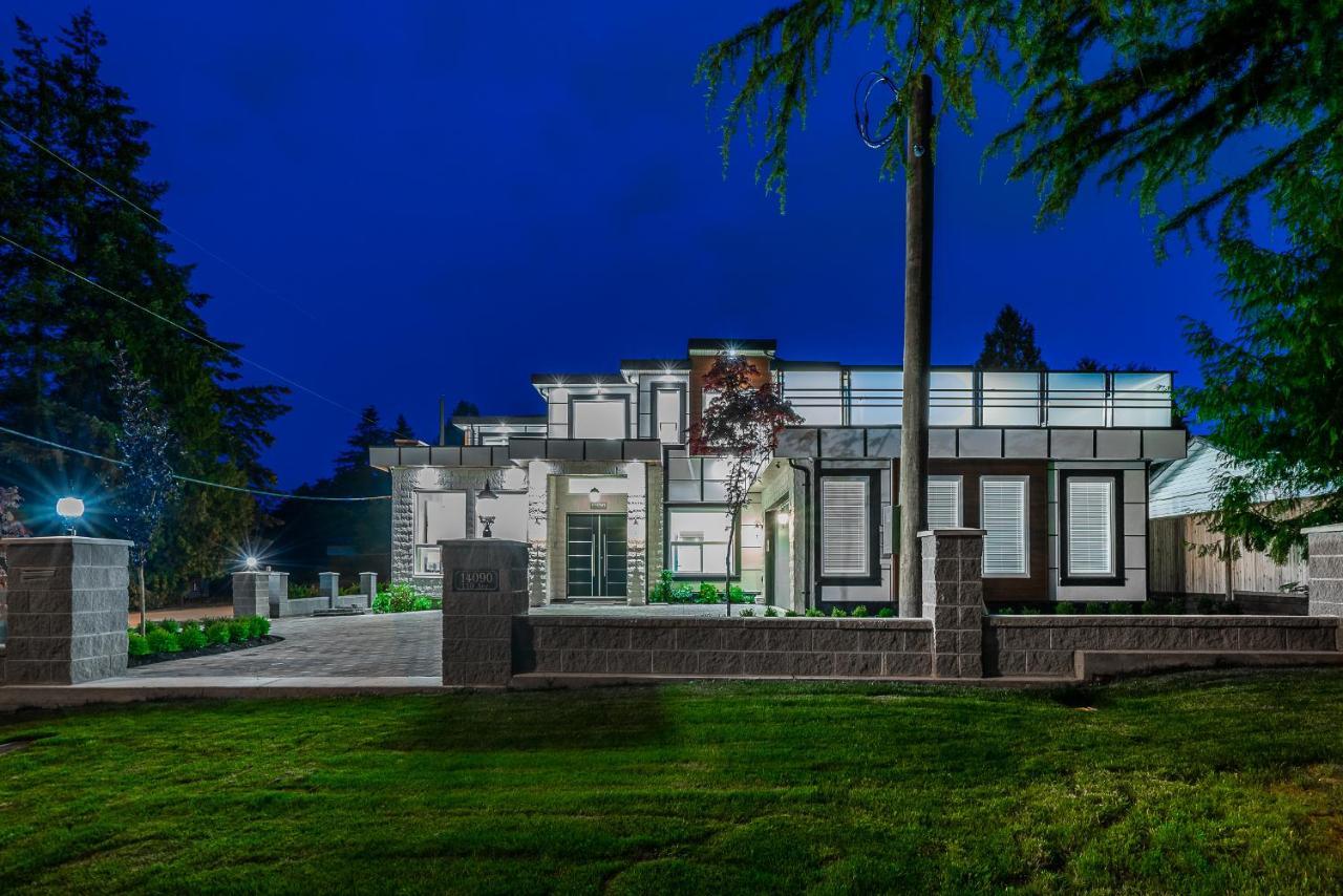 Sun Suite Surrey Exterior photo