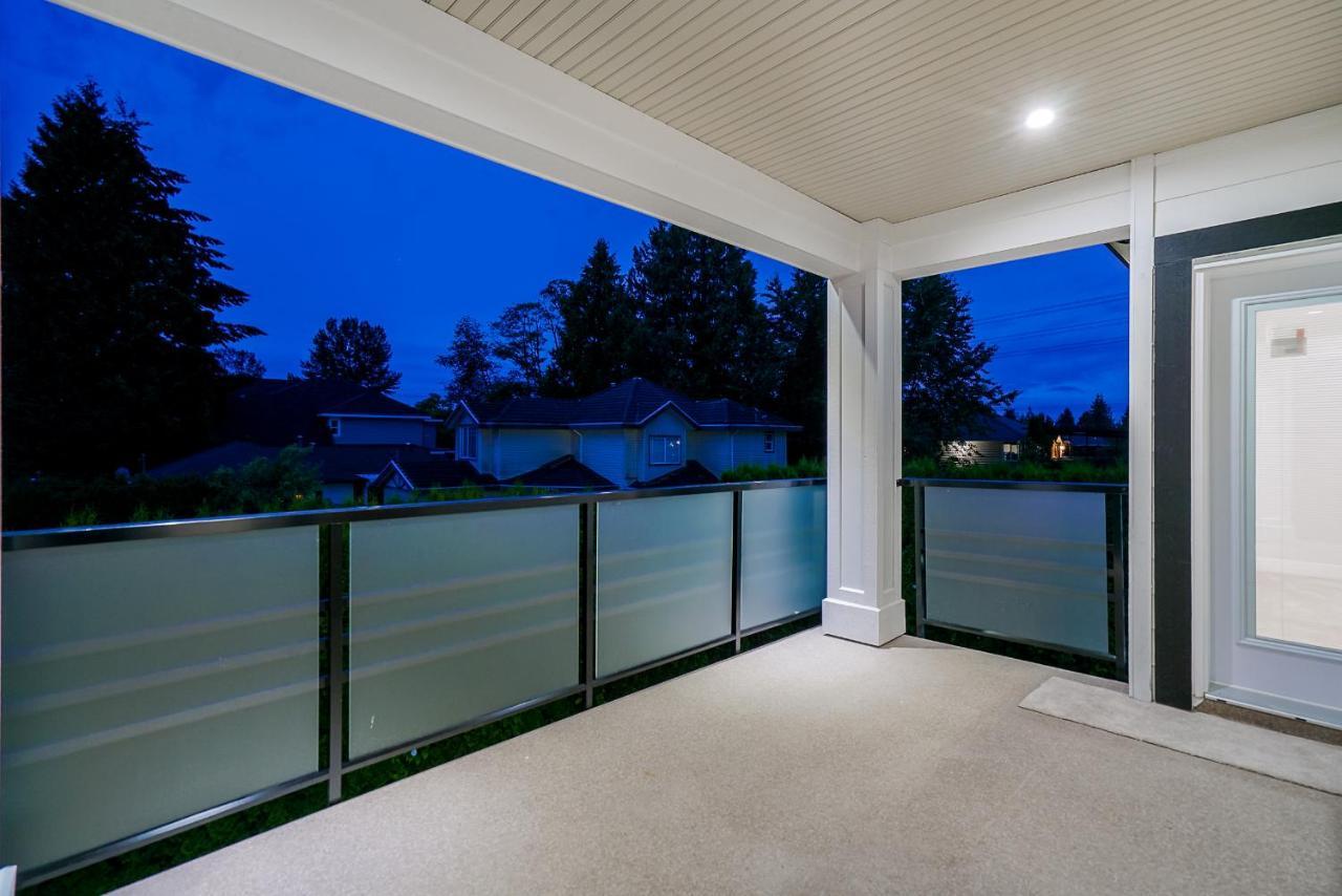 Sun Suite Surrey Exterior photo